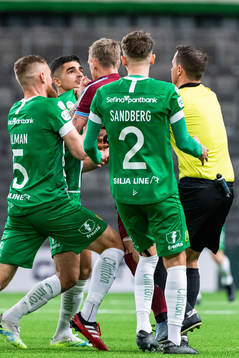 Irriterat mellan Malmö FFs Sören Rieks och Hammarbys