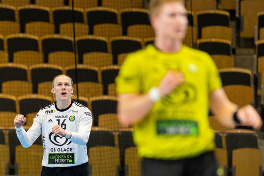 Sävehofs målvakt Bertram Obling jublar