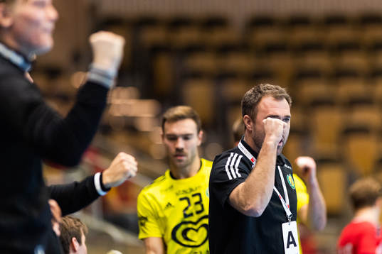 Sävehofs tränare Michael Apelgren jublar