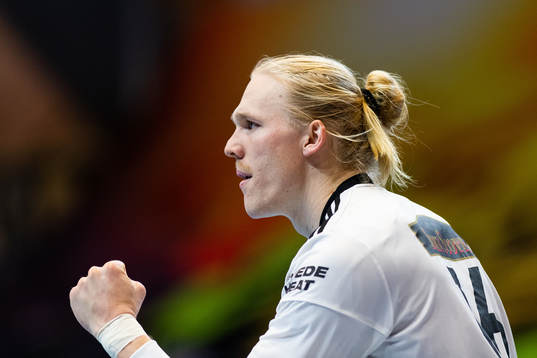 Sävehofs målvakt Bertram Obling jublar