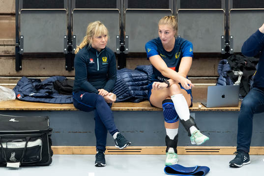 Sjukgymnast Marie Wedberg och Linn Blohm