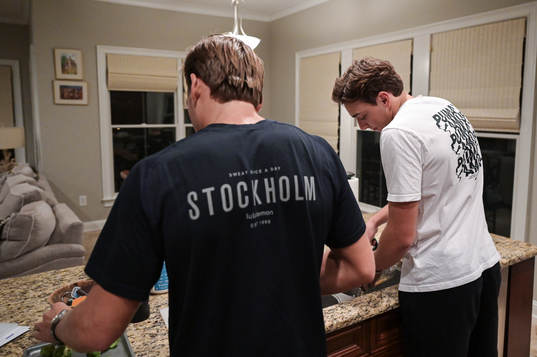 Stavhopparen Armand Duplantis med sin bror Antoine Duplantis