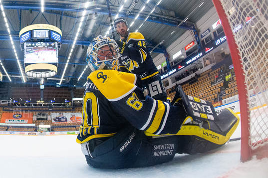 s målvakt Hugo Alnefelt och Niklas Arell deppar