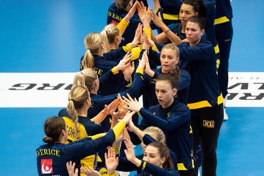 Det svenska laget värmer upp