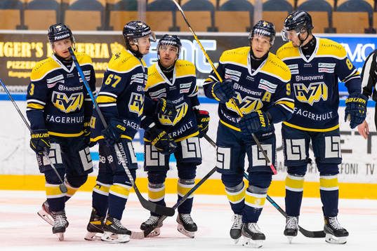 s Daniel Bertov, Christoffer Törngren, Filip Sandberg,