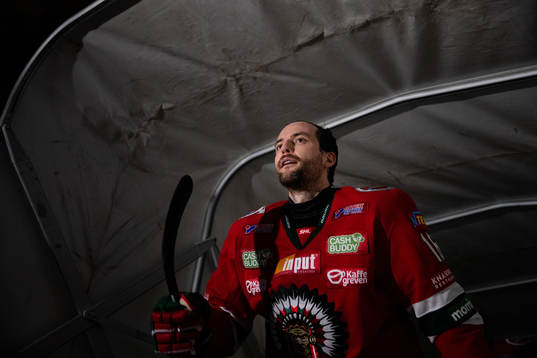 Frölundas Stefan Elliot innan ishockeymatchen i SHL mellan