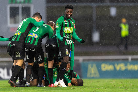 Varbergs Gideon Mensah jublar