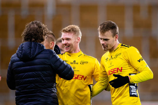 Elfsborgs Sivert Nilsen och Gustav Henriksson jublar