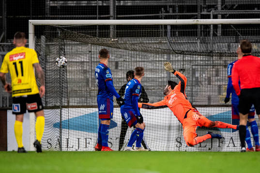 Djurgårdens målvakt Tommi Vaiho släpper in 2-1