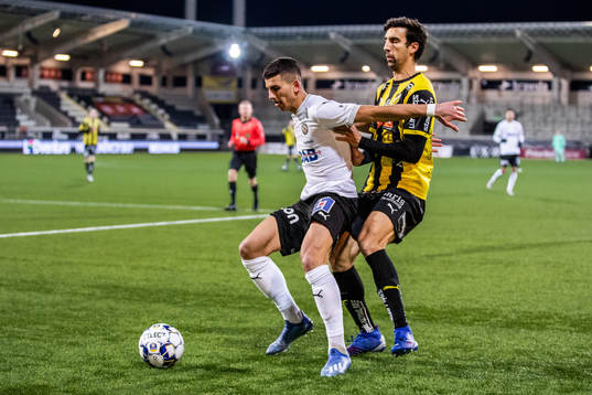 Örebros Hussein Ali och Häckens Nikola Gulan