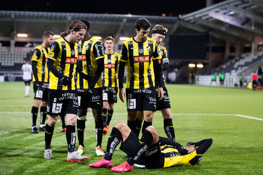Häckens Ahmed Yasin ligger ned