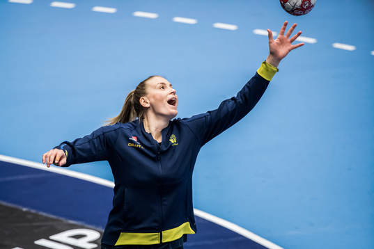 Sveriges Isabelle Gullden värmer upp