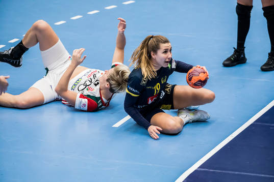 Sveriges Anna Lagerquist och Ungerns Zsuzsanna Tomori