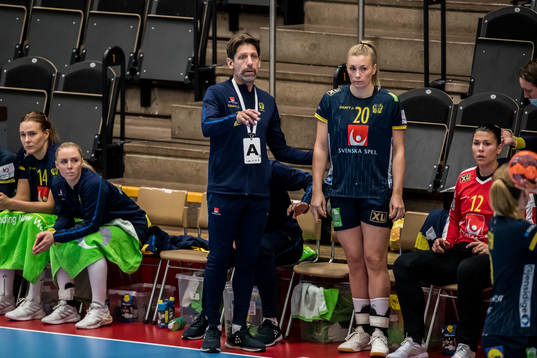 Sveriges förbundskapten Tomas Axner och Isabelle Gullden