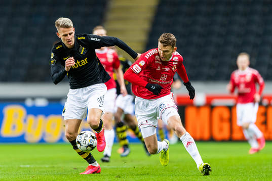 s Bojan Radulovic och Kalmars Piotr Johansson