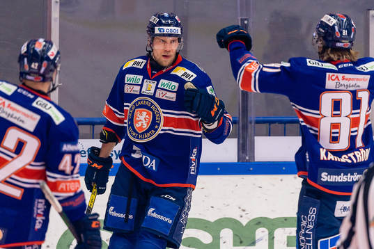 Växjös Ilari Melart jublar
