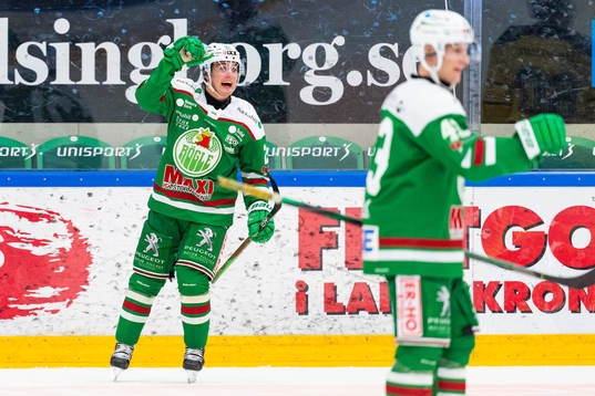Rögles Nils Höglander jublar