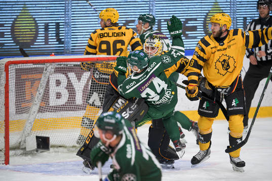 Skellefteås målvakt Arvid Söderblom och Färjestads