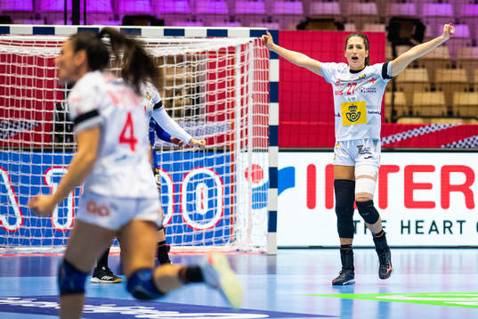 Lara Gonzalez Ortega of Spain celebrates