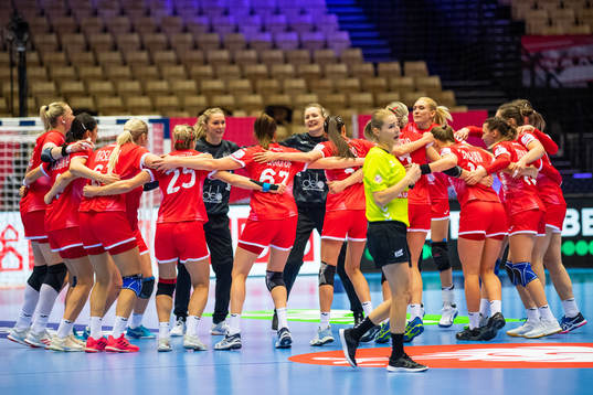 Players of Russia ceelbrate