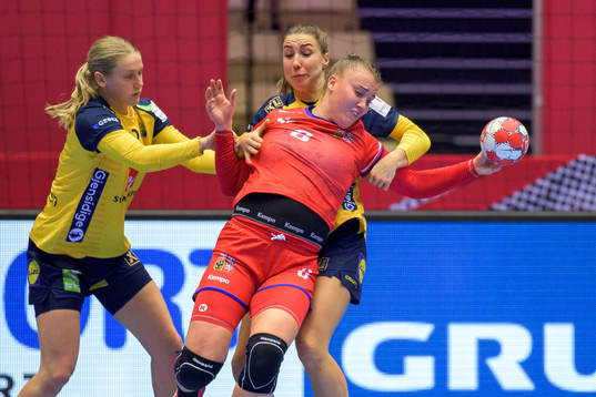 Emma Lindqvist and Anna Lagerquist of Sweden against