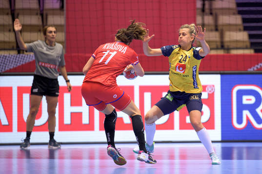 Hana Kvasova of Czech Republic and Nathalie Hagman of Sweden