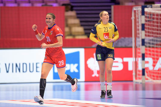 Tereza Frycakova of Czech Republic celebrates and Emma