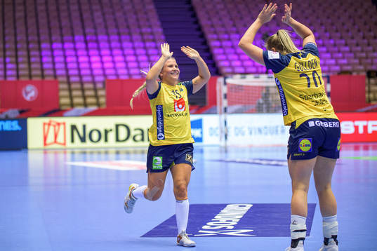 Emma Rask and Isabelle Gullden of Sweden celebrate