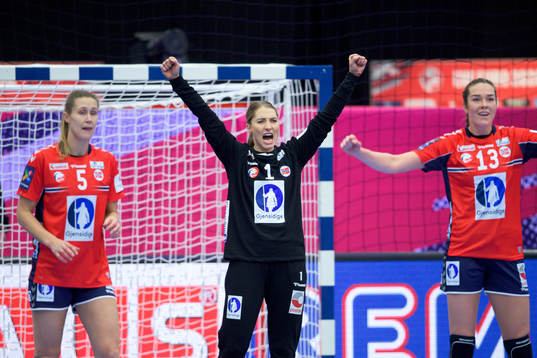 Goalkeeper Sando Emily Stang of Norway celebrates