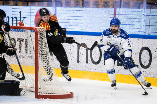 Brynäs Nicklas Danielsson och Leksands Otto Paajanen