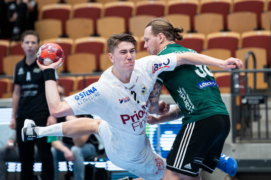 Redbergslids Oscar Joelssonunder handbollsmatchen i