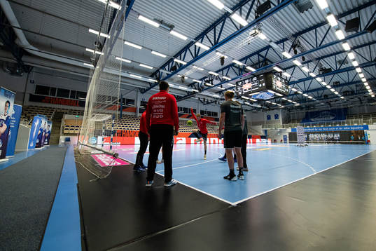 Guifs spelare värmer upp