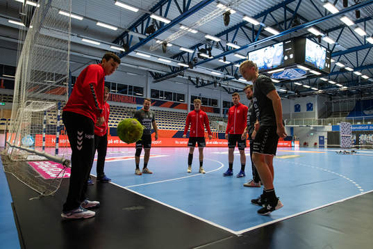 Guifs spelare värmer upp