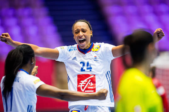 Beatrice Edwige of France celebrate
