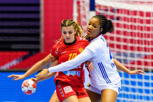 Pauletta Foppa of France Matea Pletikosic of Montenegro