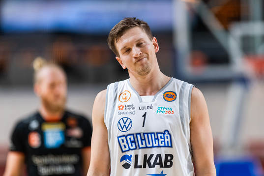 Luleås Adam Rönnqvist deppar