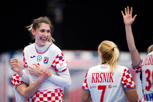 Camila Micijevic of Croatia celebrates