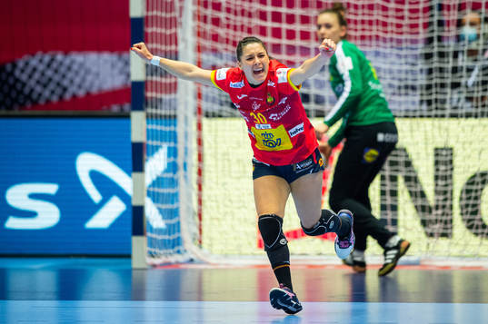 Soledad Lopez Jimenez of Spain celebrates