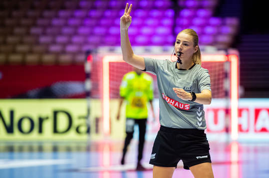 Referee Simona-Raluca Stancu