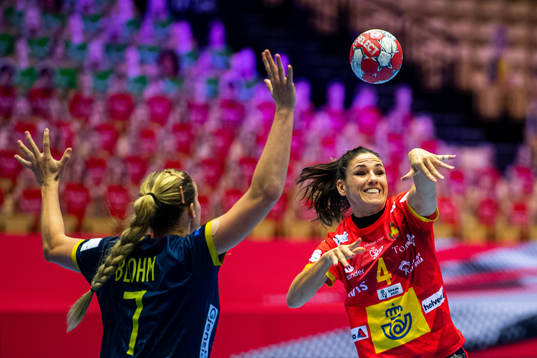 Linn Blohm of Sweden and Carmen Dolores Martin Berenguer of