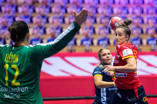 Goalkeeper Filippa Idehn of Sweden and Nerea Pena Abaurrea