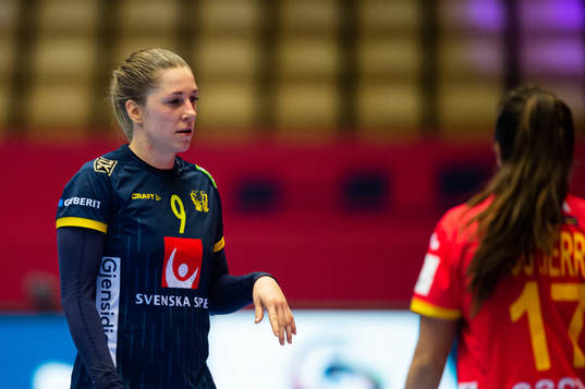 Melissa Petren of Sweden looks dejected