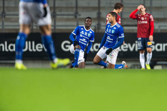 Umeås Alexis Bbakka och Timothy McNeil deppar