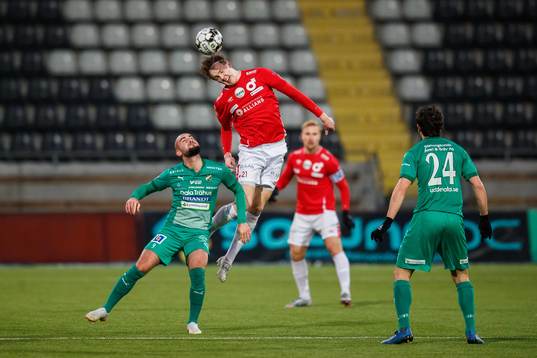 Ljungskiles Perparim Beqaj och Degerfors Adam Carlén