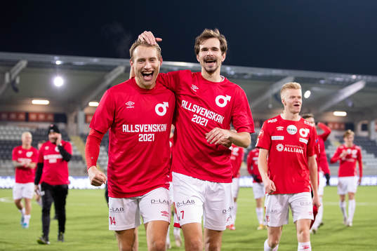 Degerfors Villiam Dahlström och Sebastian Olsson jublar