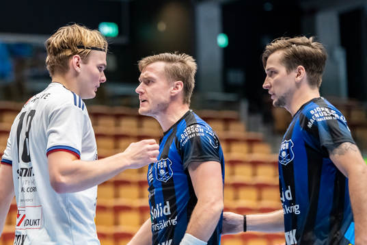 Växjös Philip Fox i diskussion med Helsingborgs