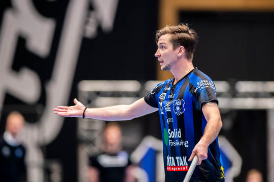 Helsingborgs Andreas Lindholm  reagerar på ett domslut