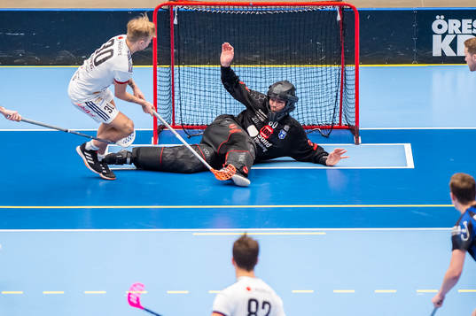 Växjös Tommy Brolin oroar framför Helsingborgs målvakt