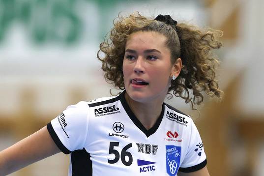 Nackas Philippa Blom