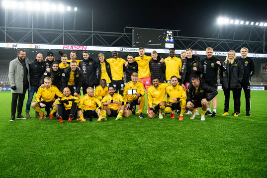 Elfsborgs spelare och ledare jublar